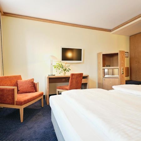 Hotel Zur Post Ашхайм Екстериор снимка