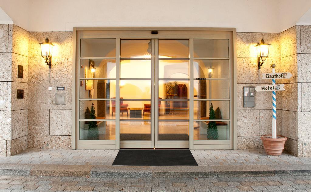 Hotel Zur Post Ашхайм Екстериор снимка