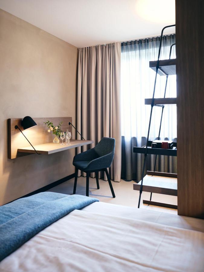 Hotel Zur Post Ашхайм Екстериор снимка
