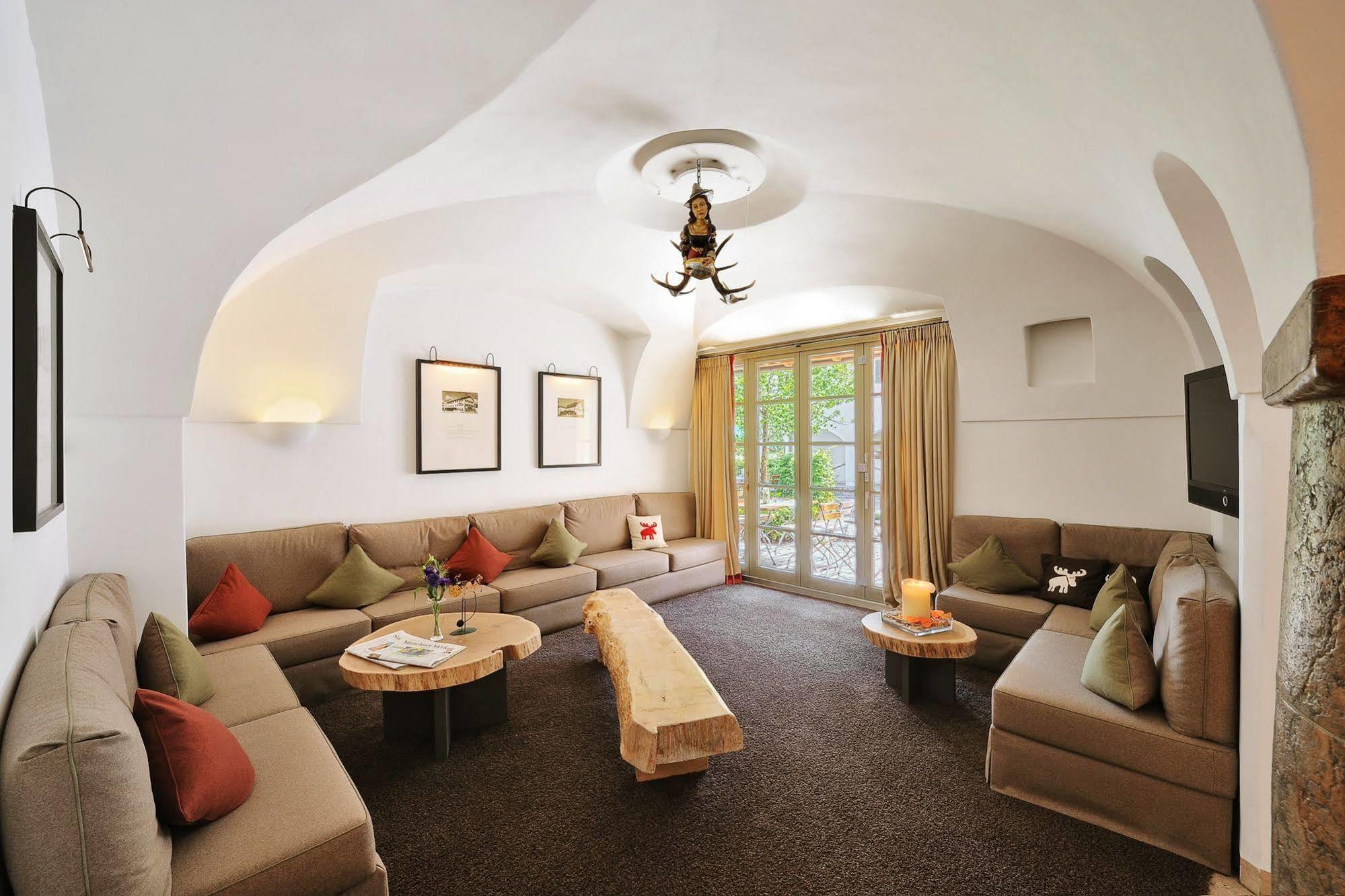 Hotel Zur Post Ашхайм Екстериор снимка