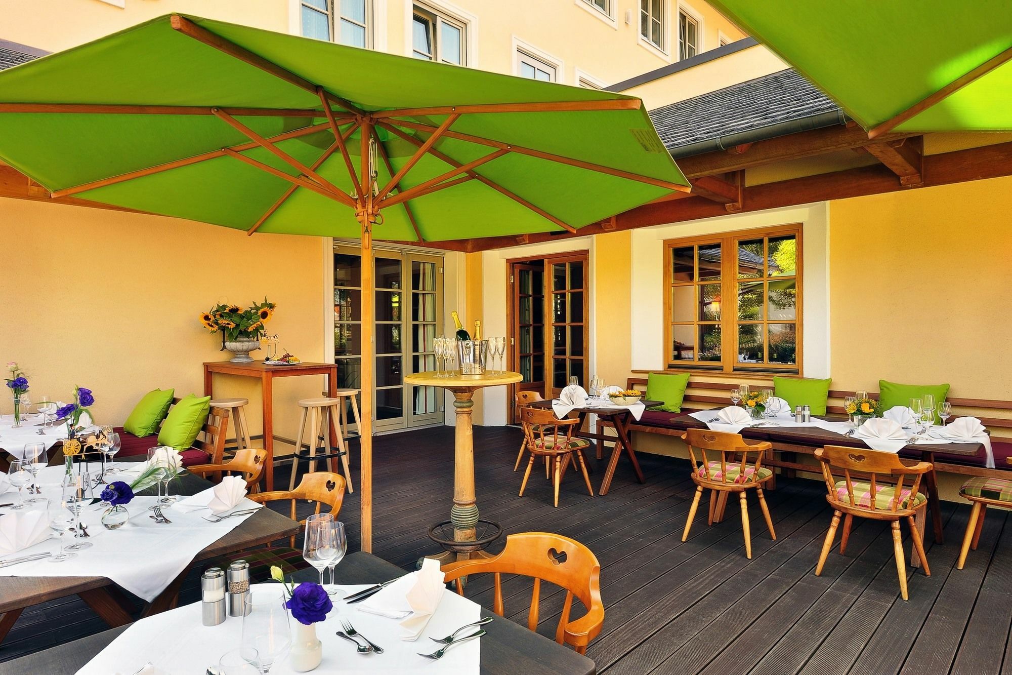 Hotel Zur Post Ашхайм Екстериор снимка